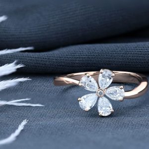 Periwinkle Flower Ring - white