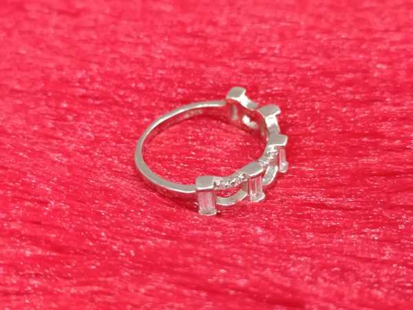 Silver Geometric Sparkle Ring - Image 2