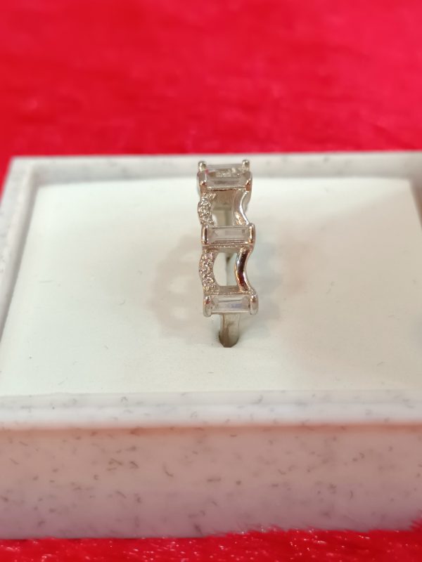 Silver Geometric Sparkle Ring - Image 4