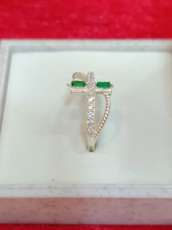 Emerald Crossband Silver Ring - Image 4