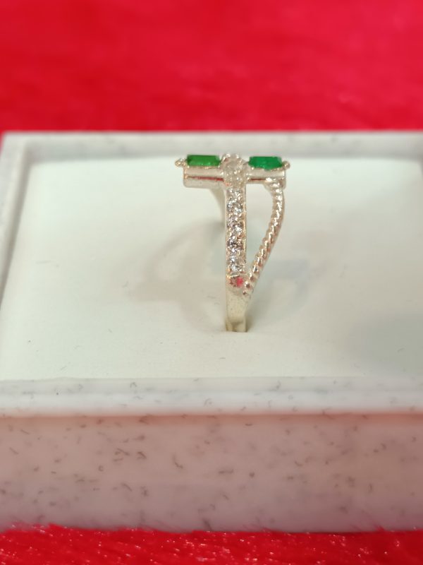Emerald Crossband Silver Ring - Image 5