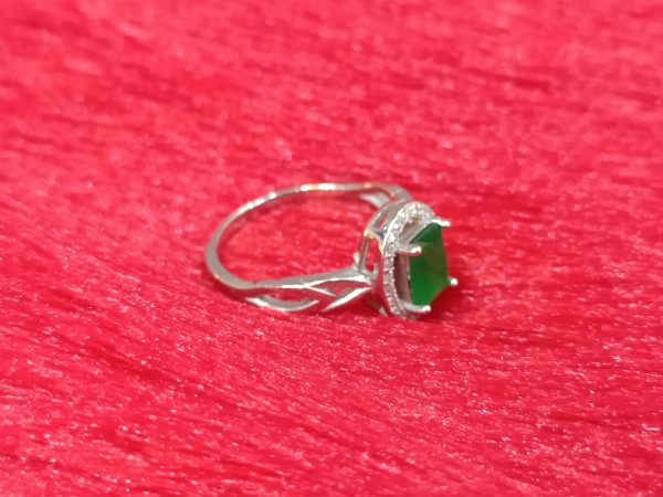 Emerald Radiance Silver Ring - Image 2