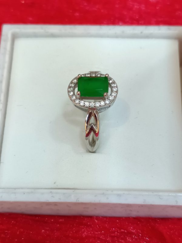 Emerald Radiance Silver Ring - Image 4
