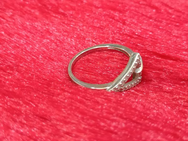 Arrowhead Sparkle Silver Ring - Image 2