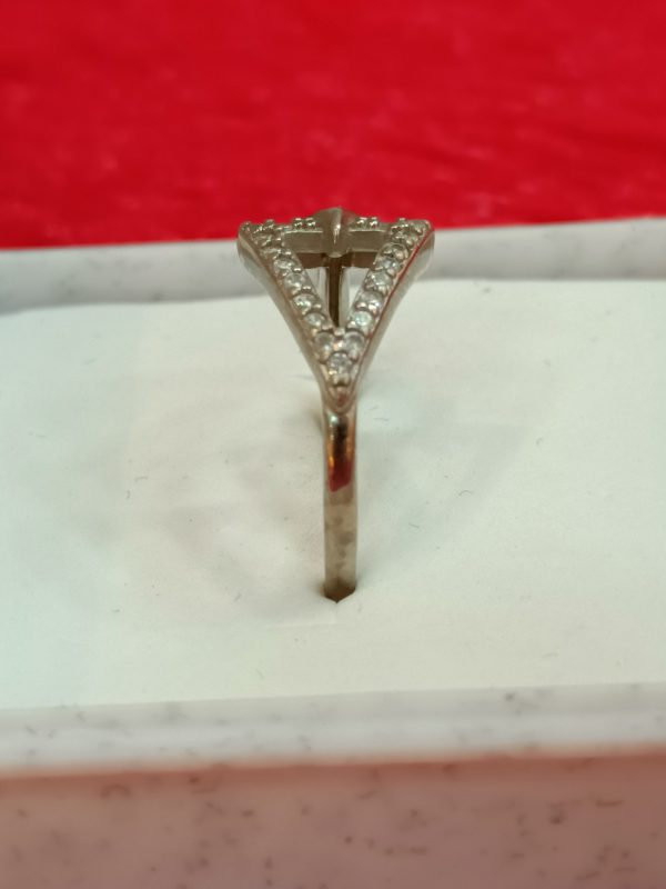 Arrowhead Sparkle Silver Ring - Image 4