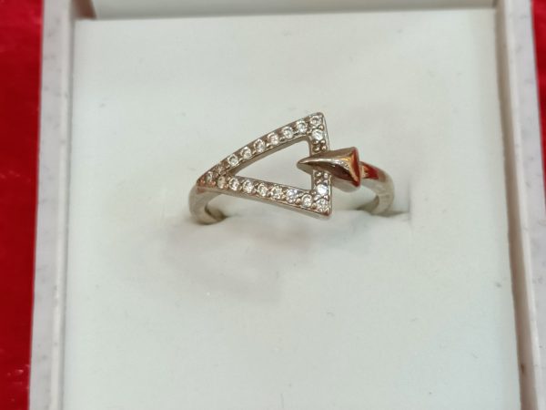 Arrowhead Sparkle Silver Ring - Image 5