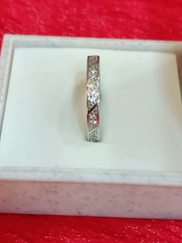 Diamond-Cut Band Silver Ring - Image 4