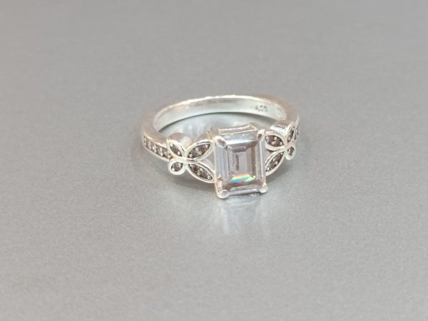 Elegant Butterfly Motif Silver Ring with Emerald-Cut Stone - Image 5