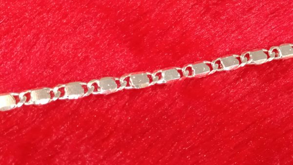 Bold & Stylish Design Chain with Lobster Clasp
