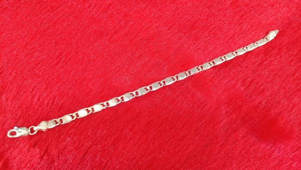 Classic Linked Oval Silver Bracelet - Image 2