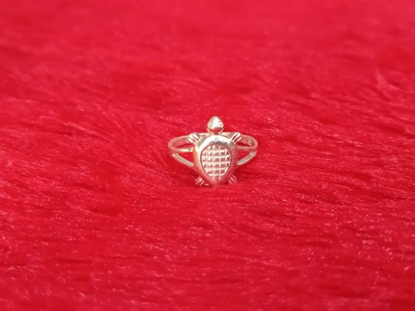Charming Sterling Silver Turtle Ring with Textured Shell Design - Image 3