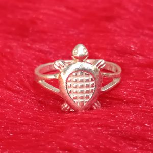 Charming Sterling Silver Turtle Ring with Textured Shell Design
