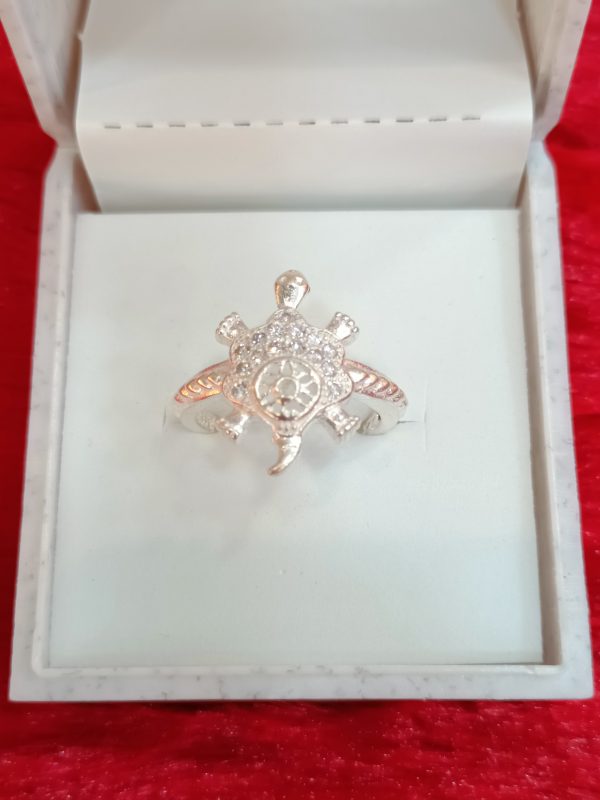Sterling Silver Turtle Ring with Green Gemstone Shell – Symbol of Strength and Serenity - Image 4