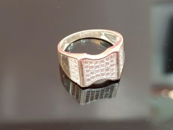 Wavy Rectangle Face Silver Ring – Textured & Striking