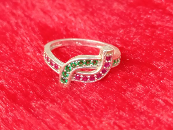 Twisting Dual-Tone Stone Silver Ring