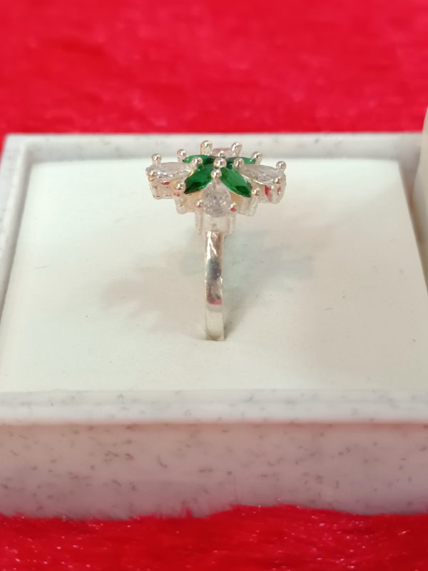 Elegant Green Floral Sparkle Ring - Image 3