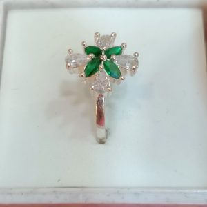 Elegant Green Floral Sparkle Ring