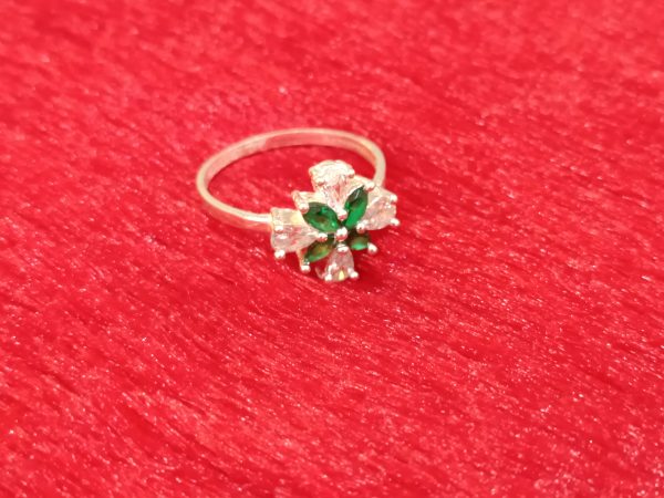 Elegant Green Floral Sparkle Ring - Image 4