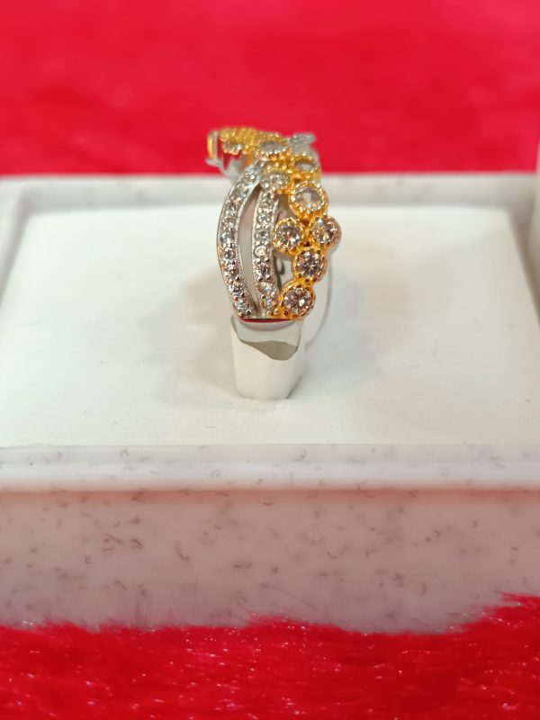 Elegant Emerald & Diamond Twisted Band Ring - Image 4