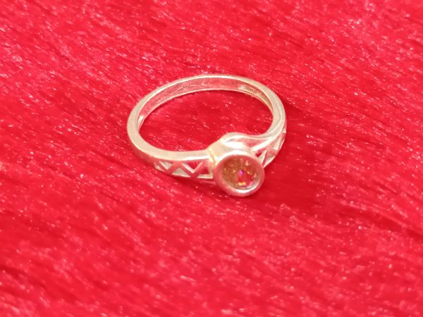 Geometric-Shouldered Ring with Warm-Toned Center Stone - Image 5