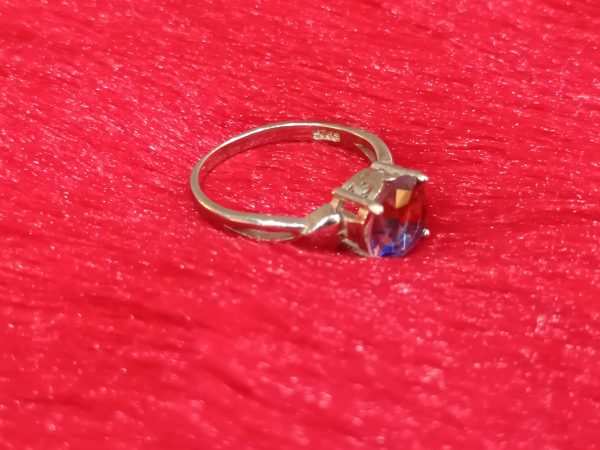 Sterling Silver Ring with Color-Shift Oval Gemstone - Image 5