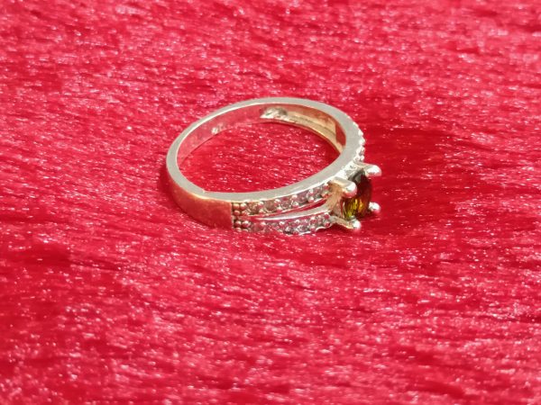 Split Band Ring with Green Oval Gemstone - Image 5