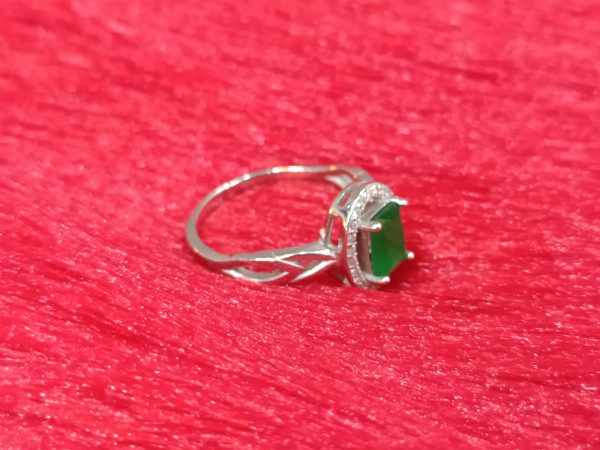 Emerald Radiance Silver Ring - Image 2