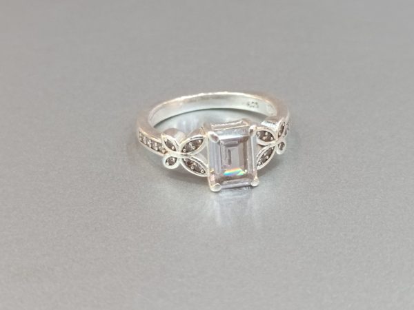 Elegant Butterfly Motif Silver Ring with Emerald-Cut Stone - Image 5