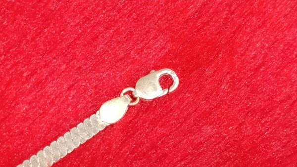 Diagonal Textured Chain Bracelet - Image 4