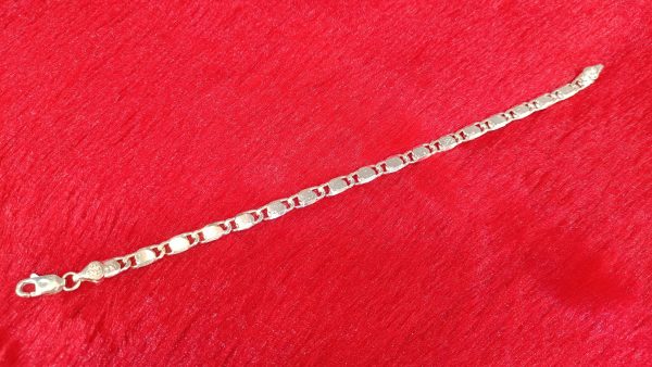 Classic Linked Oval Silver Bracelet - Image 2