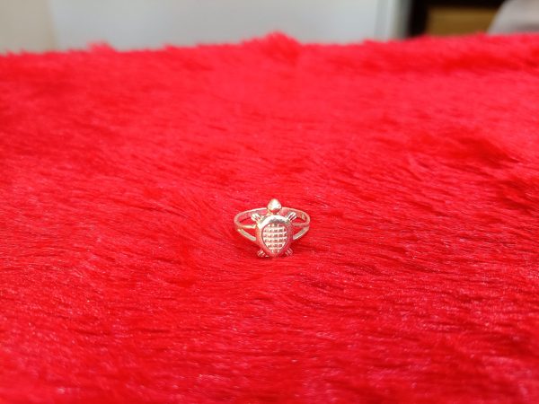 Charming Sterling Silver Turtle Ring with Textured Shell Design - Image 4