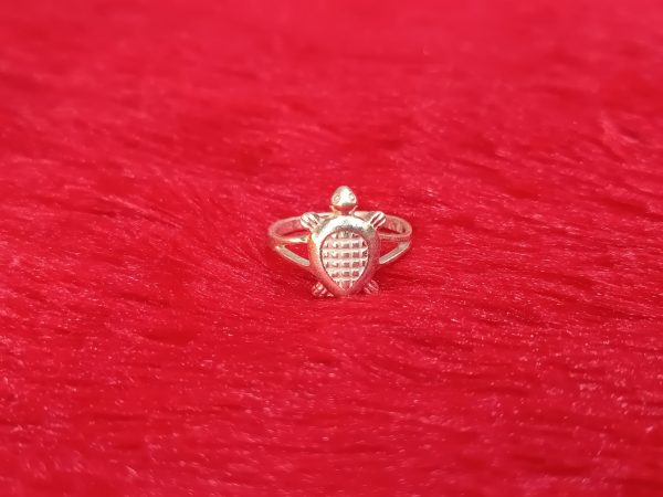 Charming Sterling Silver Turtle Ring with Textured Shell Design - Image 3