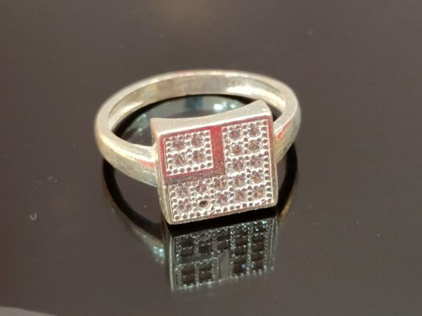 Geometric Grid Silver Ring – Sleek & Structured Elegance