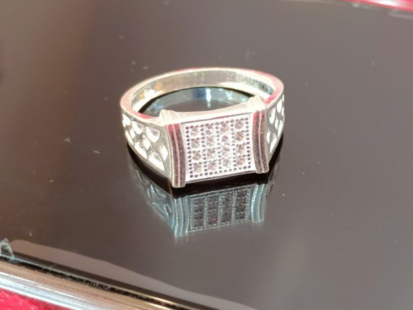 Geometric Grid-Top Silver Ring – Bold & Artistic Appeal - Image 2