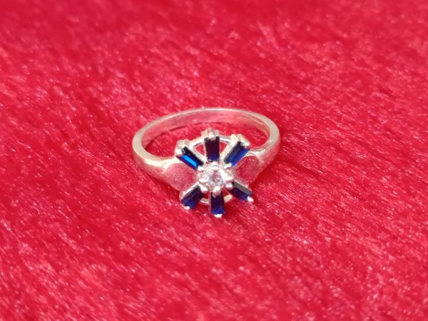 Midnight Bloom Silver Ring with Sapphire Blue Rays - Image 4