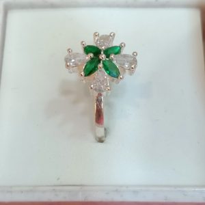 Elegant Green Floral Sparkle Ring