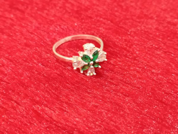 Elegant Green Floral Sparkle Ring - Image 4