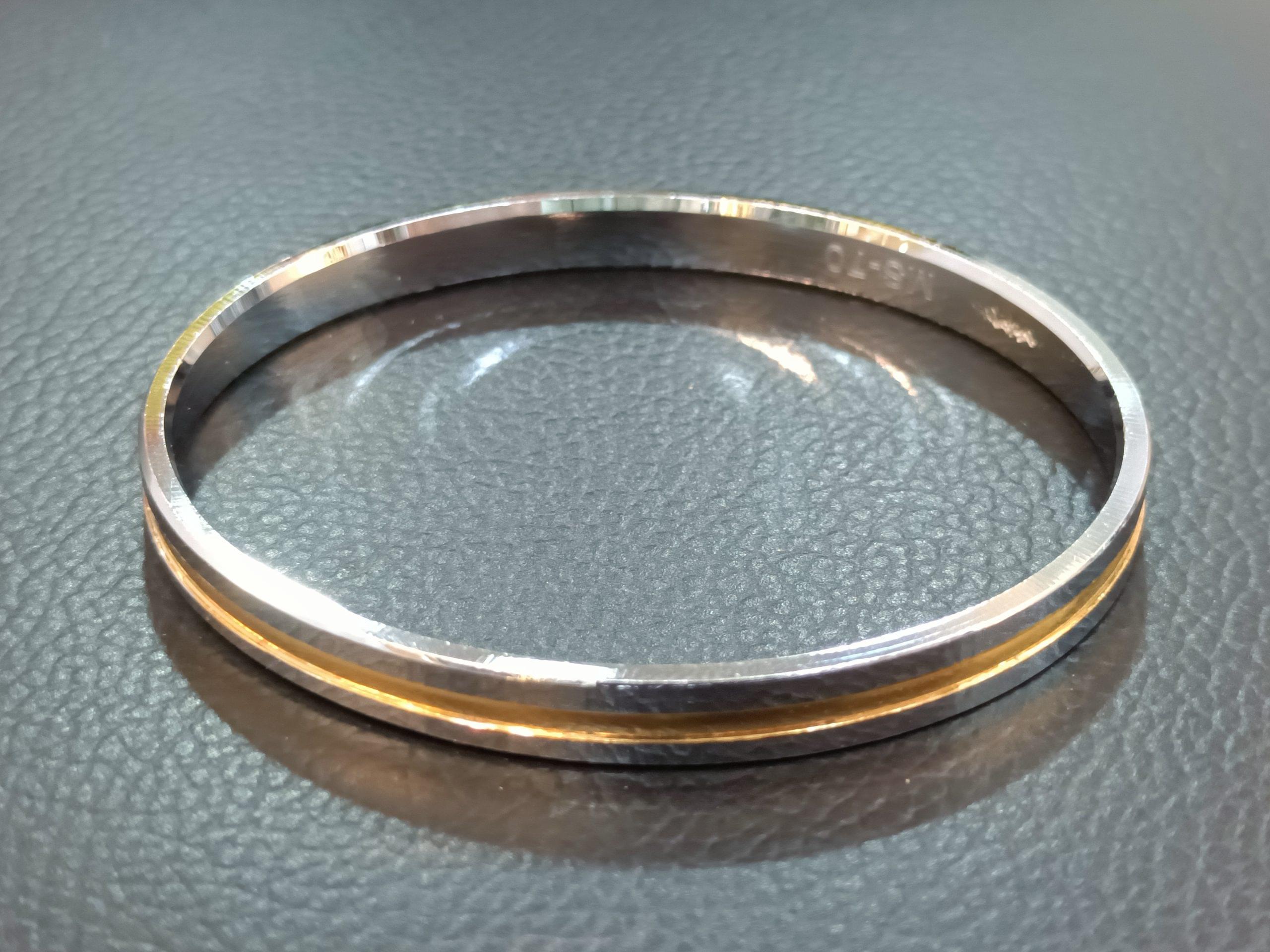 Sleek Two-Tone Groove Bangle for Men - Image 5
